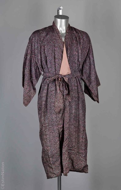ANONYME TRAVAIL JAPONAIS VINTAGE
DEUX KIMONOS...