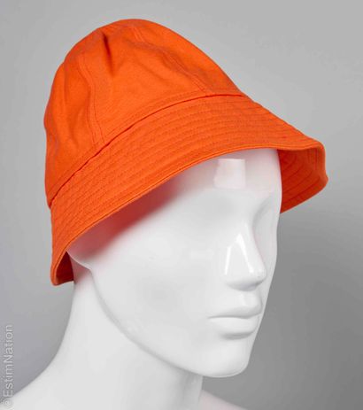 HERMÈS SPORT CIRCA 1975
CHAPEAU à bords en...