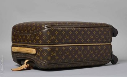 LOUIS VUITTON (2013)
VALISE à roulettes 
