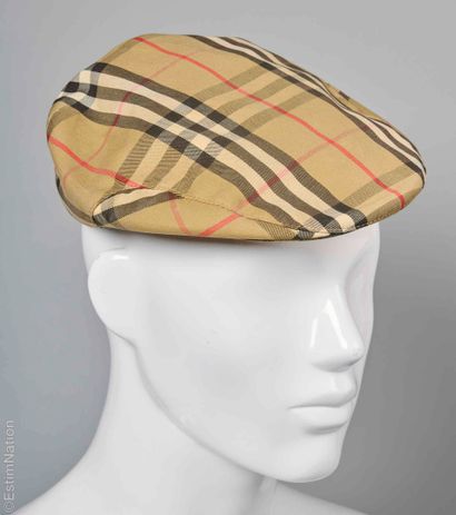 BURBERRYS' VINTAGE
DEUX BERETS : le premier...