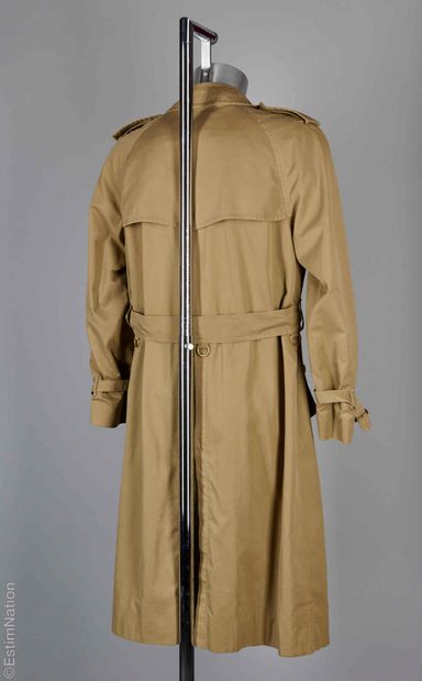 BURBERRYS' VINTAGE
TRENCH COAT in khaki cotton/polyester...
