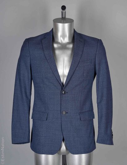 ANTHONY GARCON
TROIS VESTES : la première...