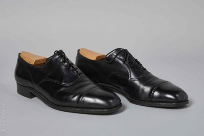 J.M. WESTON
PAIRE DE RICHELIEUS en cuir noir...