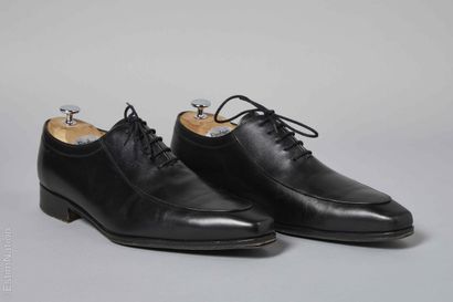FINSBURY
PAIR OF RICHELIEUS in black calfskin...