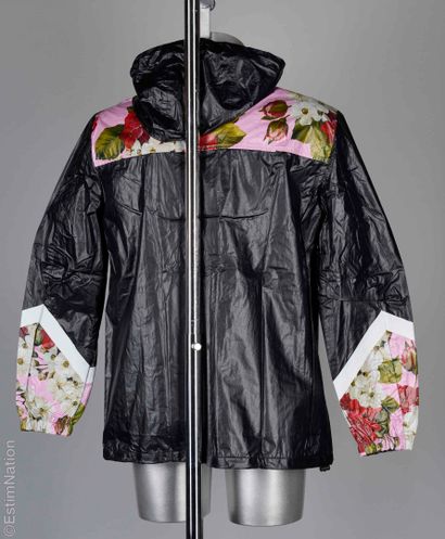 DOLCE & GABBANA
COUPE VENT à capuche imperméable...