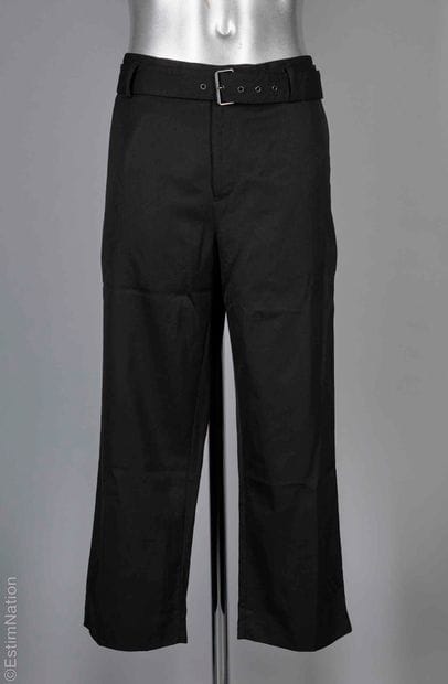 J.W. ANDERSON
PANTALON en lainage noir agrémenté...