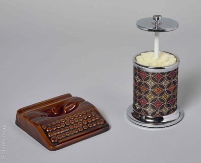 ANONYME VINTAGE
CENDRIER en céramique émaillée...