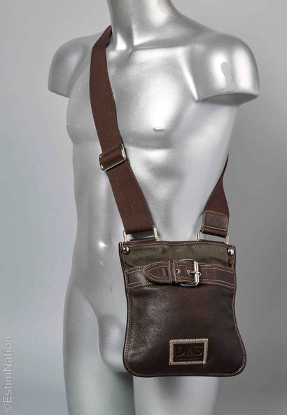 D&G DOLCE & GABBANA
BESACE en cuir grainé...
