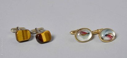 KREMENTZ, ANONYME
DEUX PAIRES DE BOUTONS...