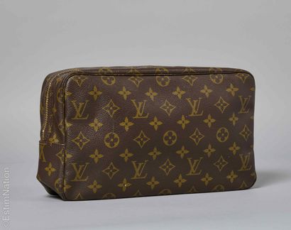 LOUIS VUITTON VINTAGE
TROUSSE DE TOILETTE...