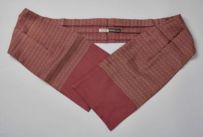 HERMÈS VINTAGE
ASCOT en twill de soie imprimé...