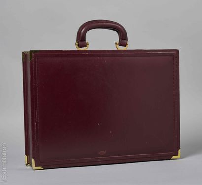 MUST DE CARTIER VINTAGE
VALISETTE en cuir...
