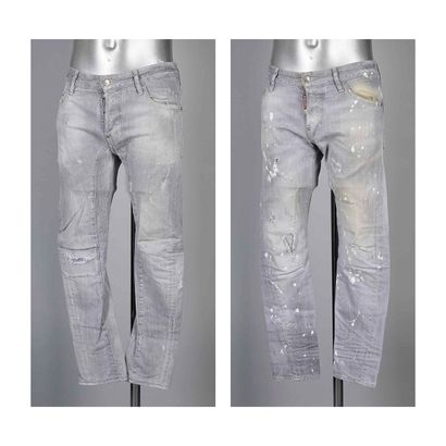 DSQUARED2
DEUX JEANS en denim gris clair...