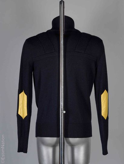 BIKKEMBERGS (2009)
GILET en laine et acrylique...