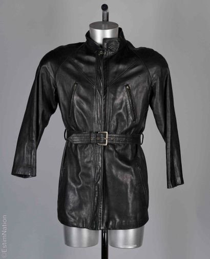 MAC DOUGLAS VINTAGE
VESTE en cuir noir, fermeture...