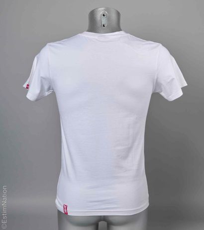 TOY 2 R 8 X QEE BY ART TOY
TEE SHIRT en coton...