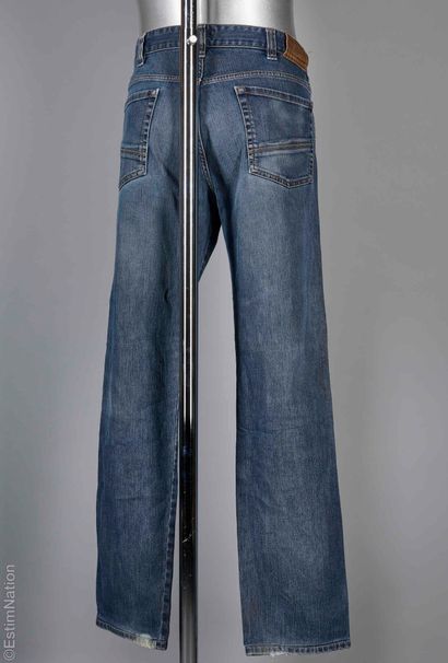 BURBERRY LONDON
JEAN droit en denim légèrement...