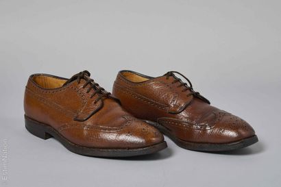 CHURCH'S
Pair of cognac grained leather DERBIES...