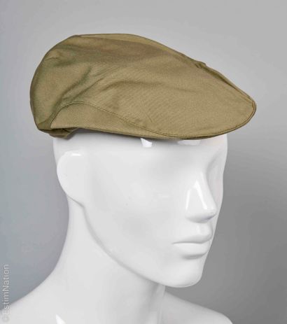 BURBERRYS' VINTAGE
DEUX BERETS : le premier...