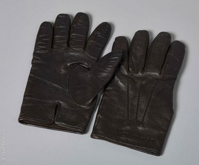 DOLCE & GABBANA
PAIRE DE GANTS en cuir souple...