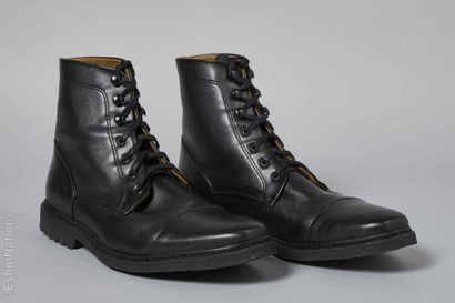 AHIMSA
PAIRE DE BOTTINES en cuir noir (P...