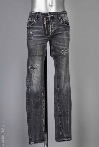 ACNE STUDIO, DSQUARED2, PHILIPP PLEIN
TROIS...