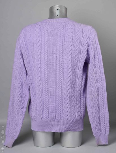 VERSACE
PULL en tricot irlandais de laine...