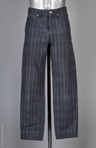 VERSACE JEANS SIGNATURE
PANTALON en denim...
