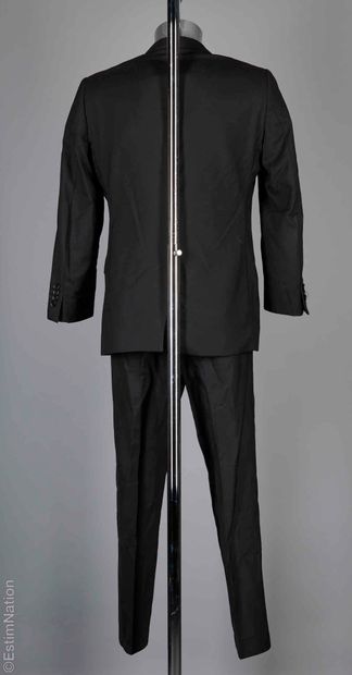 DIOR HOMME
COSTUME in fine black virgin wool:...