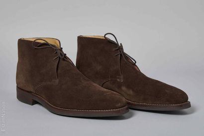 CROCKETT & JONES
PAIRE DE BOTTILLONS en peau...