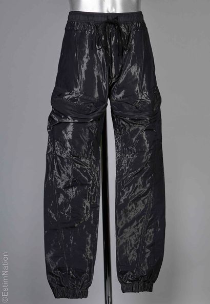 STONE ISLAND (2020), JULIUS
PULL en matière...