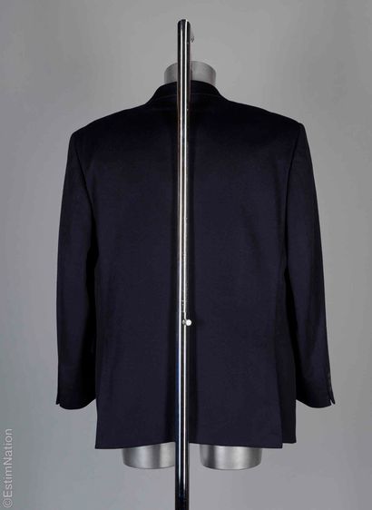 BOUTIQUE CARMELO
BLAZER en cachemire bleu...