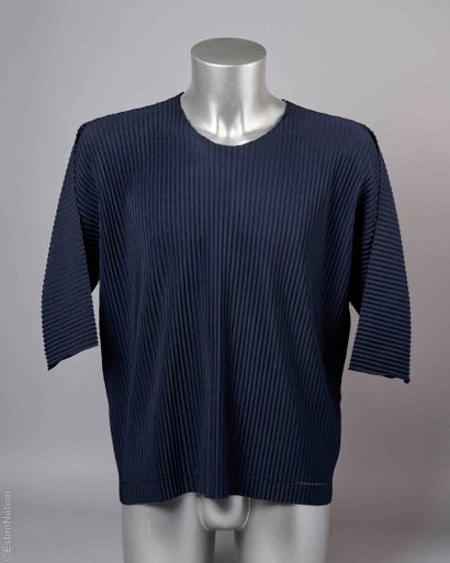 DION LEE, HOMME PLISSÉ, PIACENZA
PANTALON...