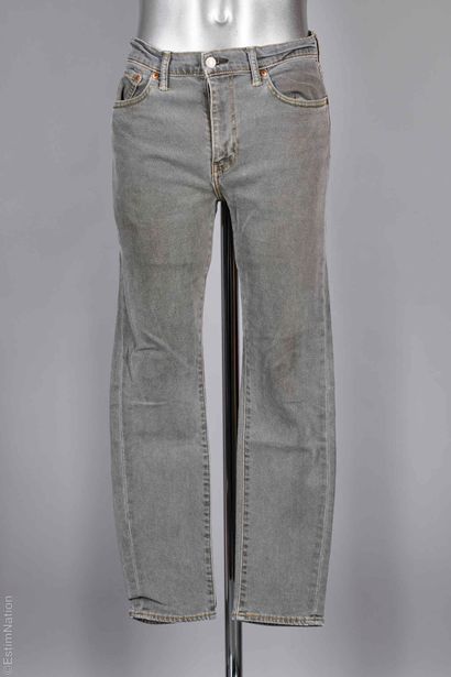 LEVI'S
TROIS JEANS : le premier 510 en denim...