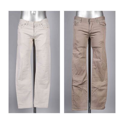 DIOR HOMME
DEUX PANTALONS : le premier en...