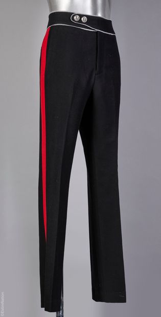 PACO RABANNE X H&M PAR JULIEN DOSSENA (2023)
PANTALON...