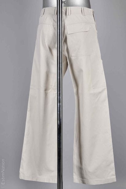 LOUIS VUITTON
PANTALON cargo en coton albâtre,...