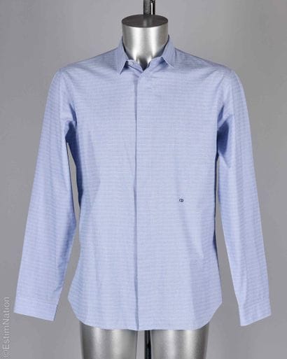 DIOR HOMME
CHEMISE en coton bleu ciel rayé...