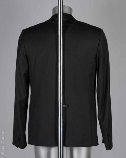 DIOR HOMME
VESTE en laine froide noire, fin...