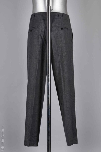 LOUIS VUITTON
PANTALON classique en laine...