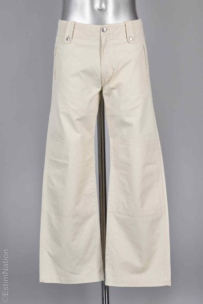 LOUIS VUITTON
PANTALON cargo en épais piqué...