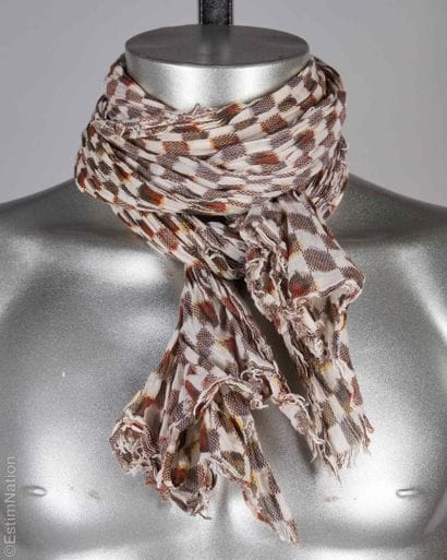 LOUIS VUITTON
DEUX CHEMISES en coton imprimé...