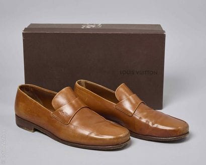 LOUIS VUITTON (2006)
PAIRE DE MOCASSINS 
