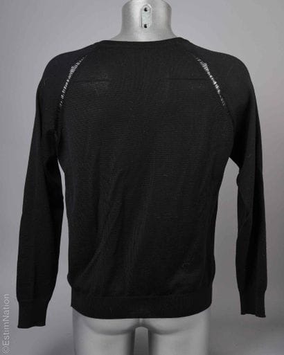 DIOR HOMME
PULL OVER en laine vierge noire...