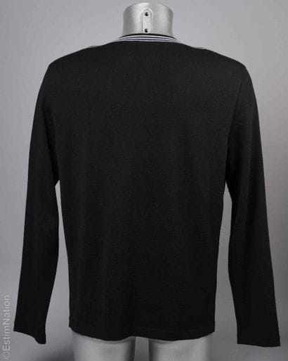 HERMÈS
PULL en cachemire, laine et soie noir,...