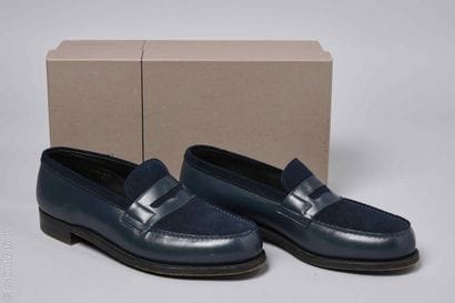 J.M. WESTON
PAIRE DE MOCASSINS signature...
