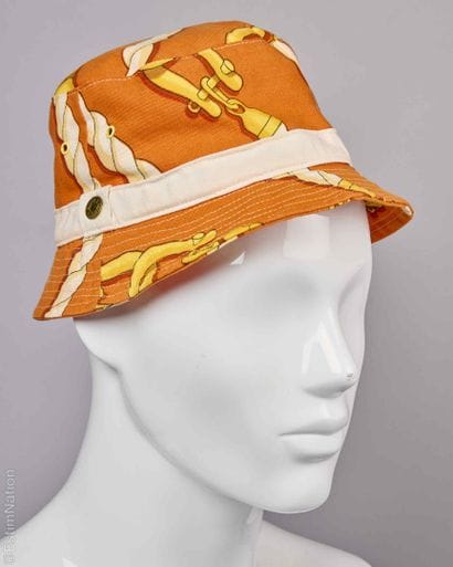 HERMÈS PARIS
CHAPEAU à bords en coton imprimé...