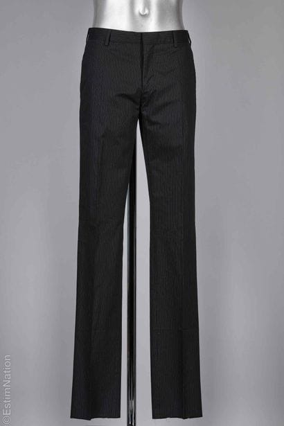 DIOR HOMME
DEUX PANTALONS façonnés de rayures...