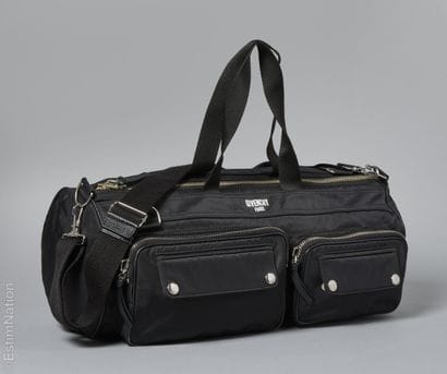 GIVENCHY PAR RICCARDO TISCI (COLLECTION PRINTEMPS-ÉTÉ...