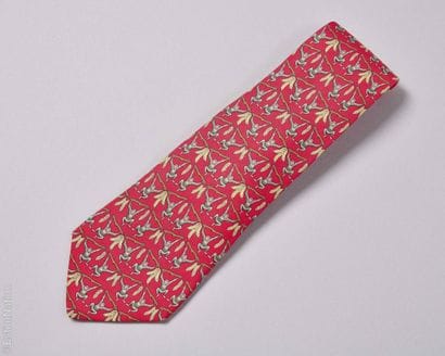 HERMÈS PARIS
CRAVATE en twill de soie imprimé...